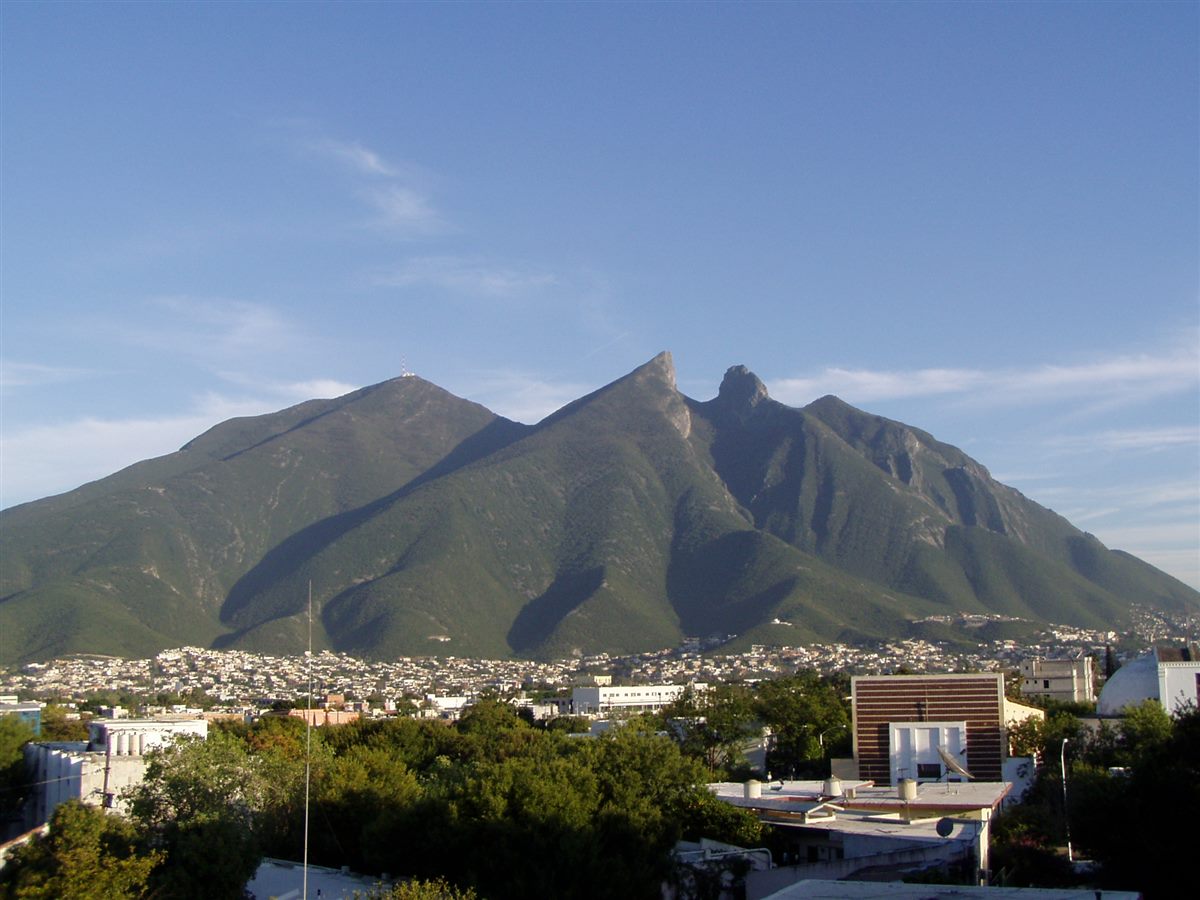 Cerro de la Silla saddle mountain