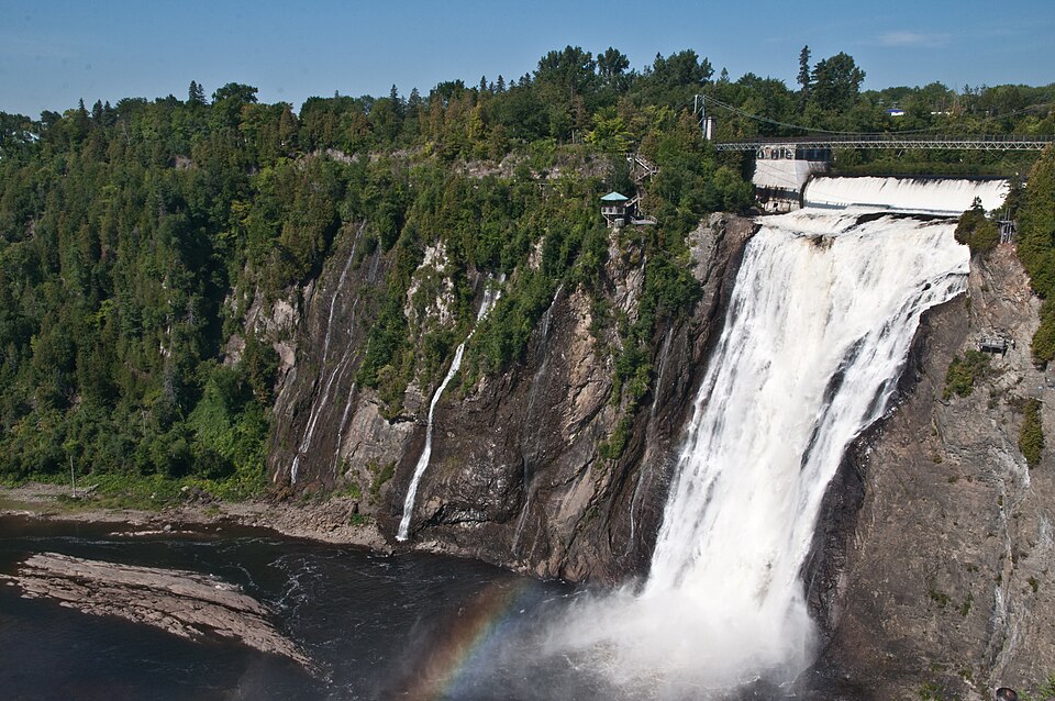 Montmorency Falls น้ำตกสูงกว่าไนแอการาใกล้เมืองควิเบก