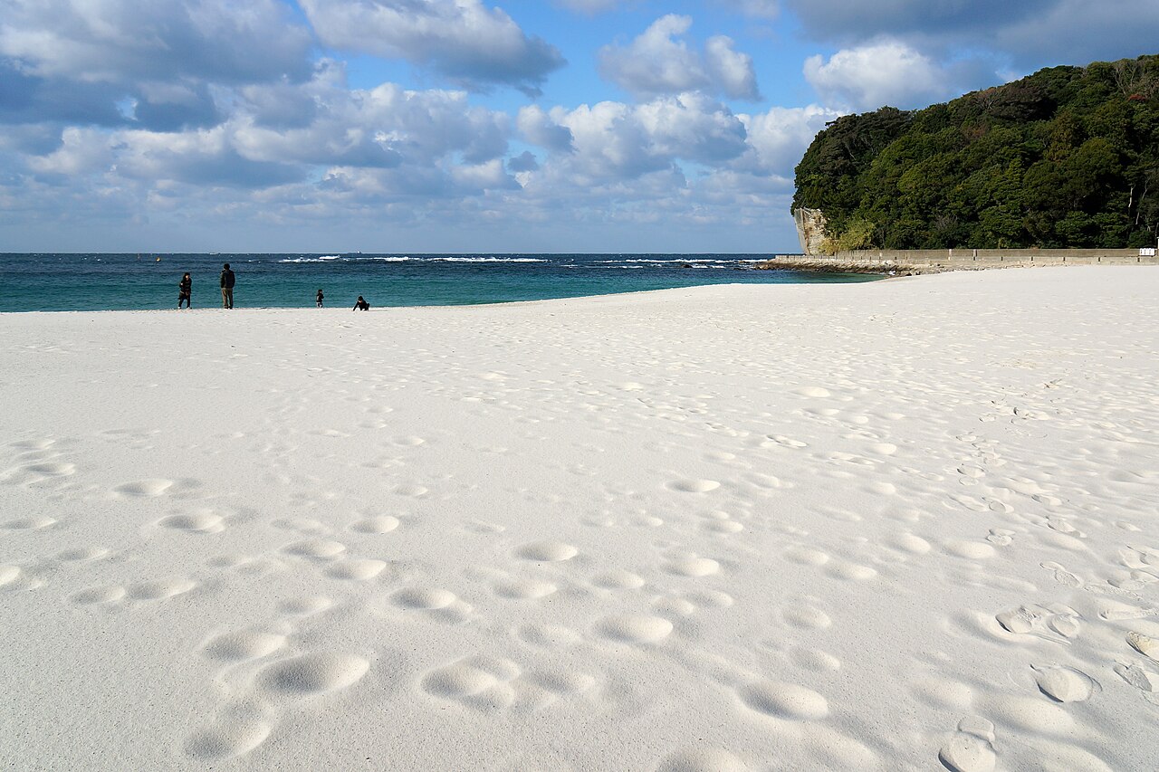 ชายหาดชิราฮามะ