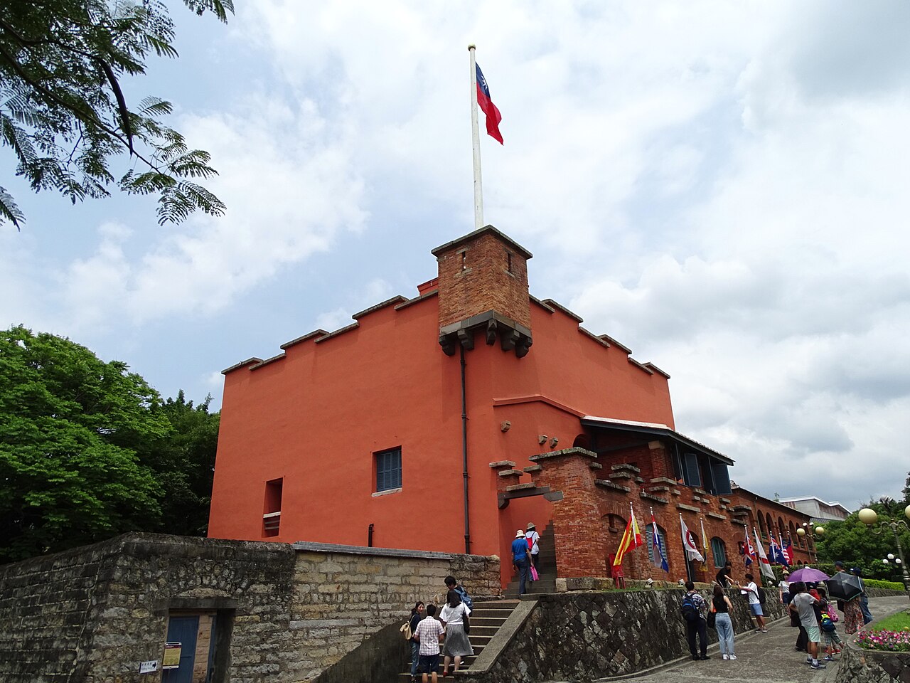 ประภาคาร Dongyong มาจู่ ก่ออิฐอังกฤษปี 1904 บน Dongyin เกาะเหนือสุดของมาจู่