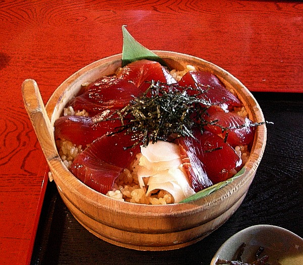 เทโกเนะซูชิ ปลาโบนิโตหมักซีอิ๊ว อิเสะ