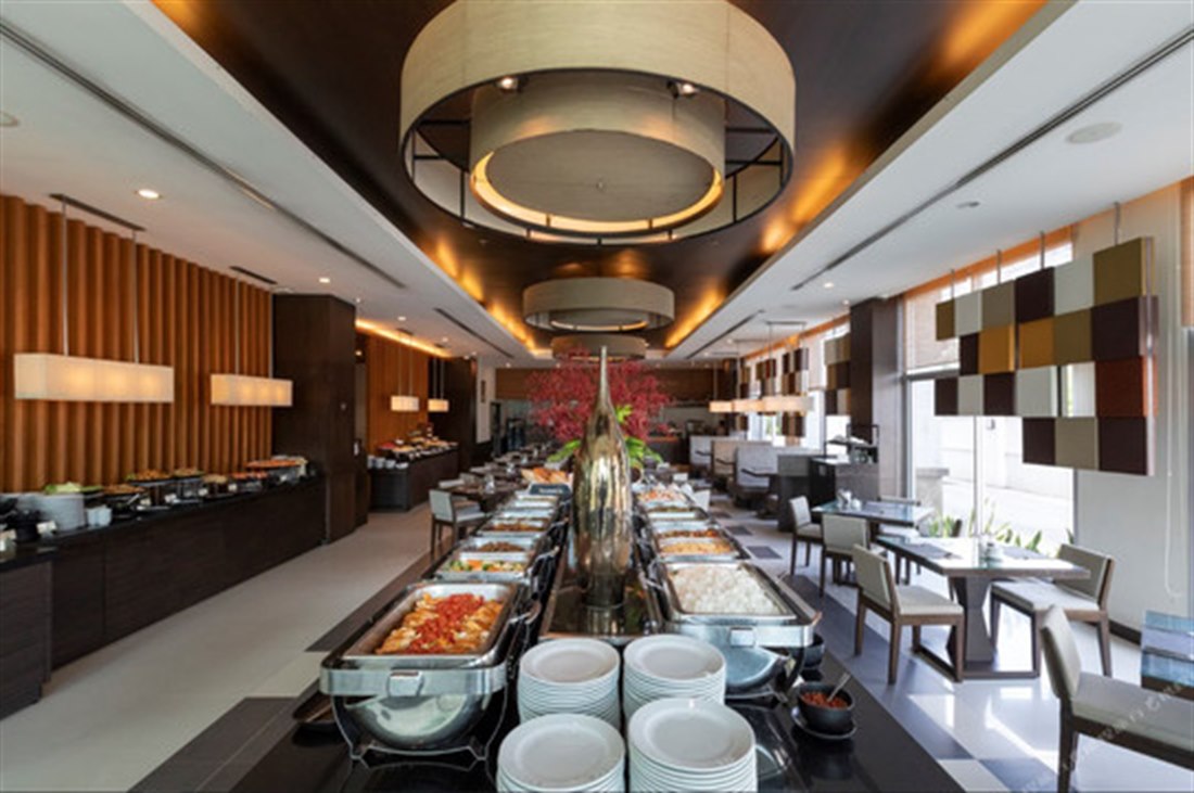 ห้องอาหารบุฟเฟ่ต์มื้อเช้าของ Kantary Hotel Ayutthaya