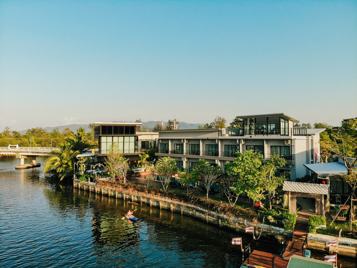 Phuengluang Riverside Hotel