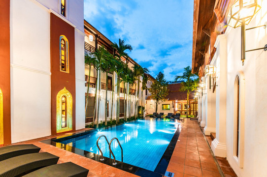 Phra Singh Village pool at dusk