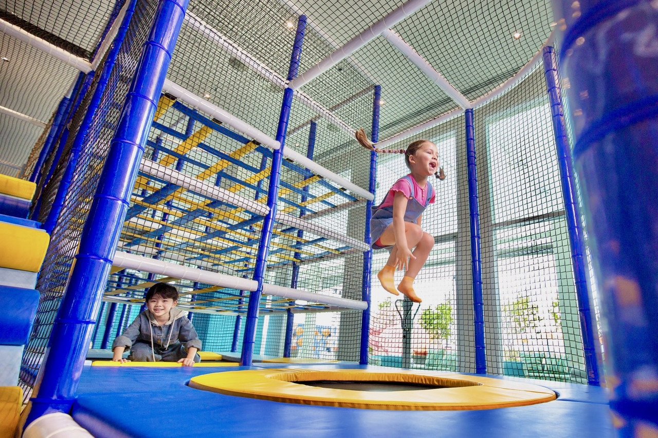 Kids Club ในร่มขนาด 455 ตารางเมตร โซนปีนป่ายและห้องกระโดด
