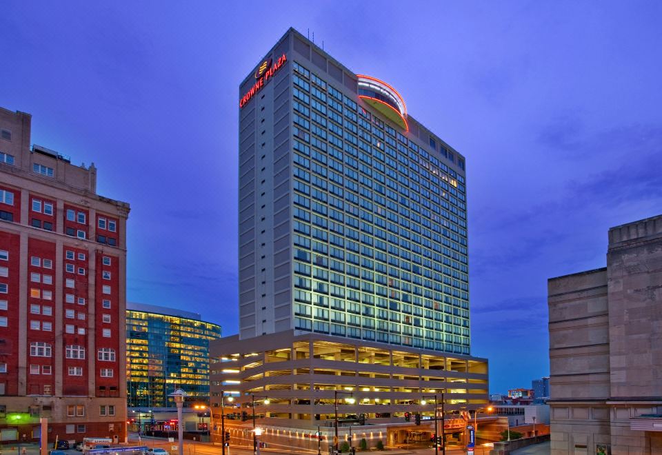 Crowne Plaza Kansas City Downtown, an IHG Hotel