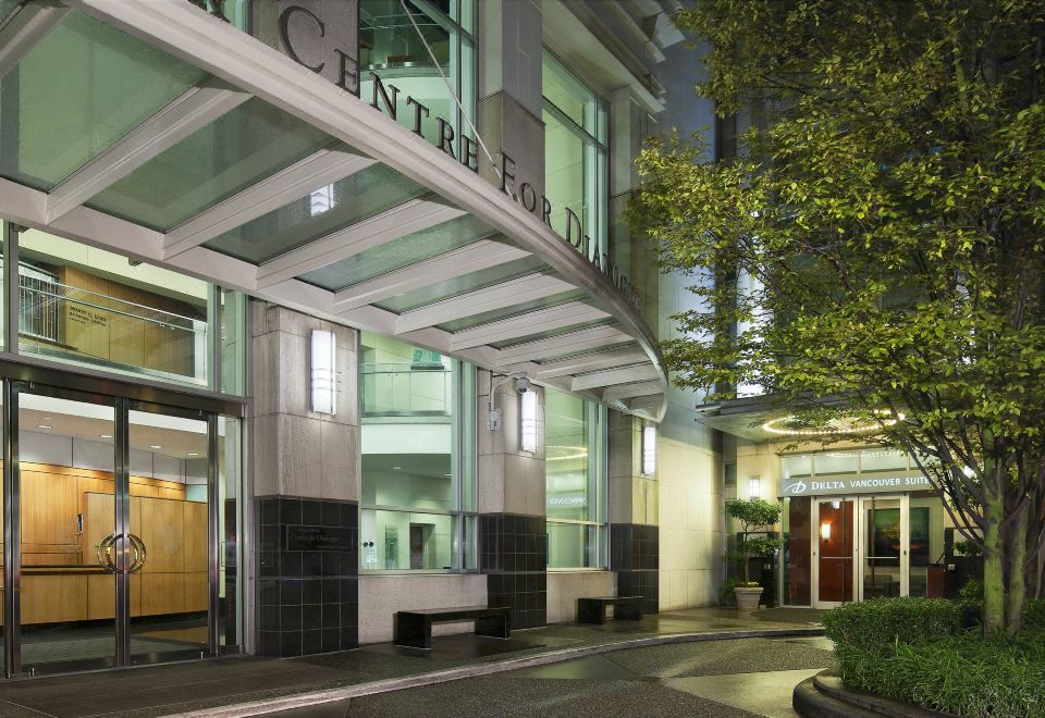 Delta Hotels Vancouver Downtown Suites