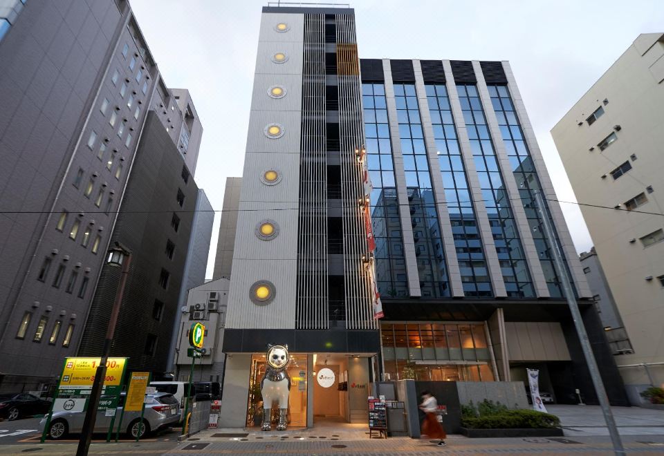 WeBase Hakata