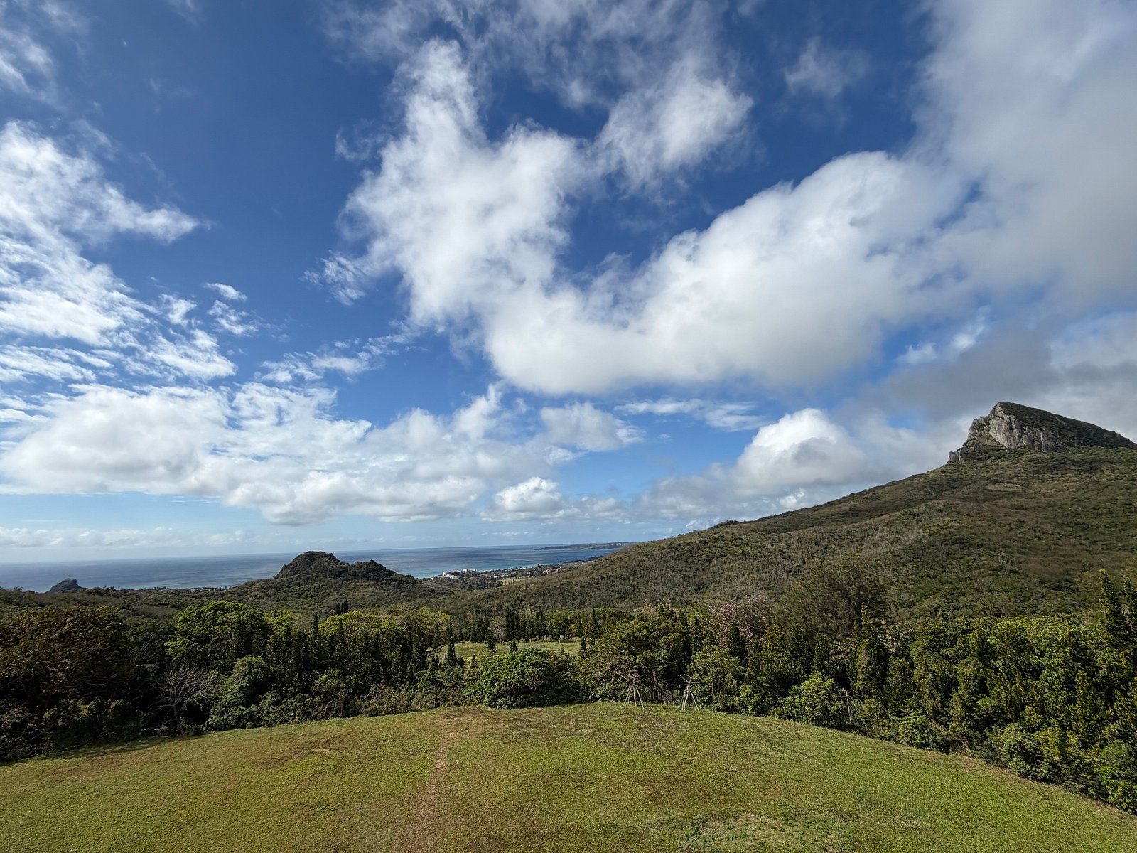 Natural landscape and gardens surrounding Gloria Manor in Kenting National Park