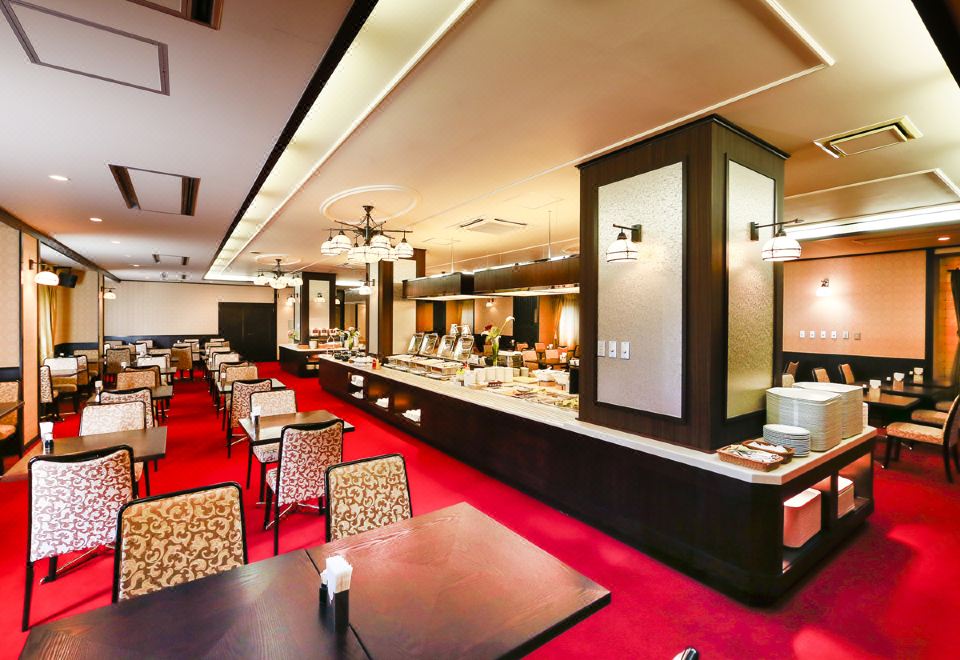 ห้องอาหารบุฟเฟ่ต์ Swan ของ Hakuchoro Hotel คานาซาวะ