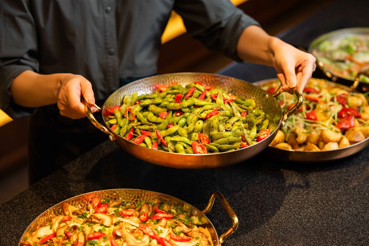 บุฟเฟ่ต์อาหารเช้าและของว่างฟรีที่ Kindness Hotel