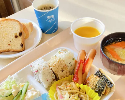 ล็อบบี้และเคาน์เตอร์เช็กอิน Toyoko Inn Kobe Sannomiya