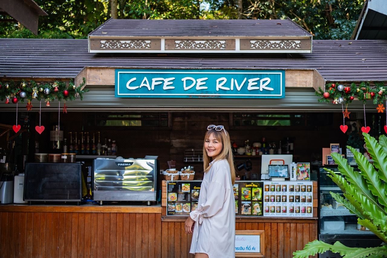 Cafe de River, the resort's riverside restaurant