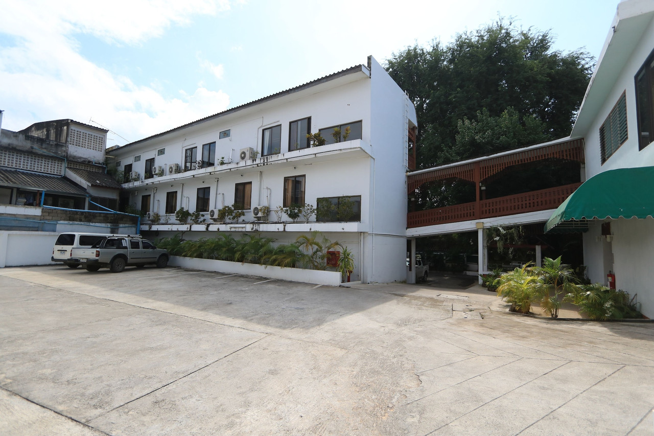Baiyoke Chalet Hotel