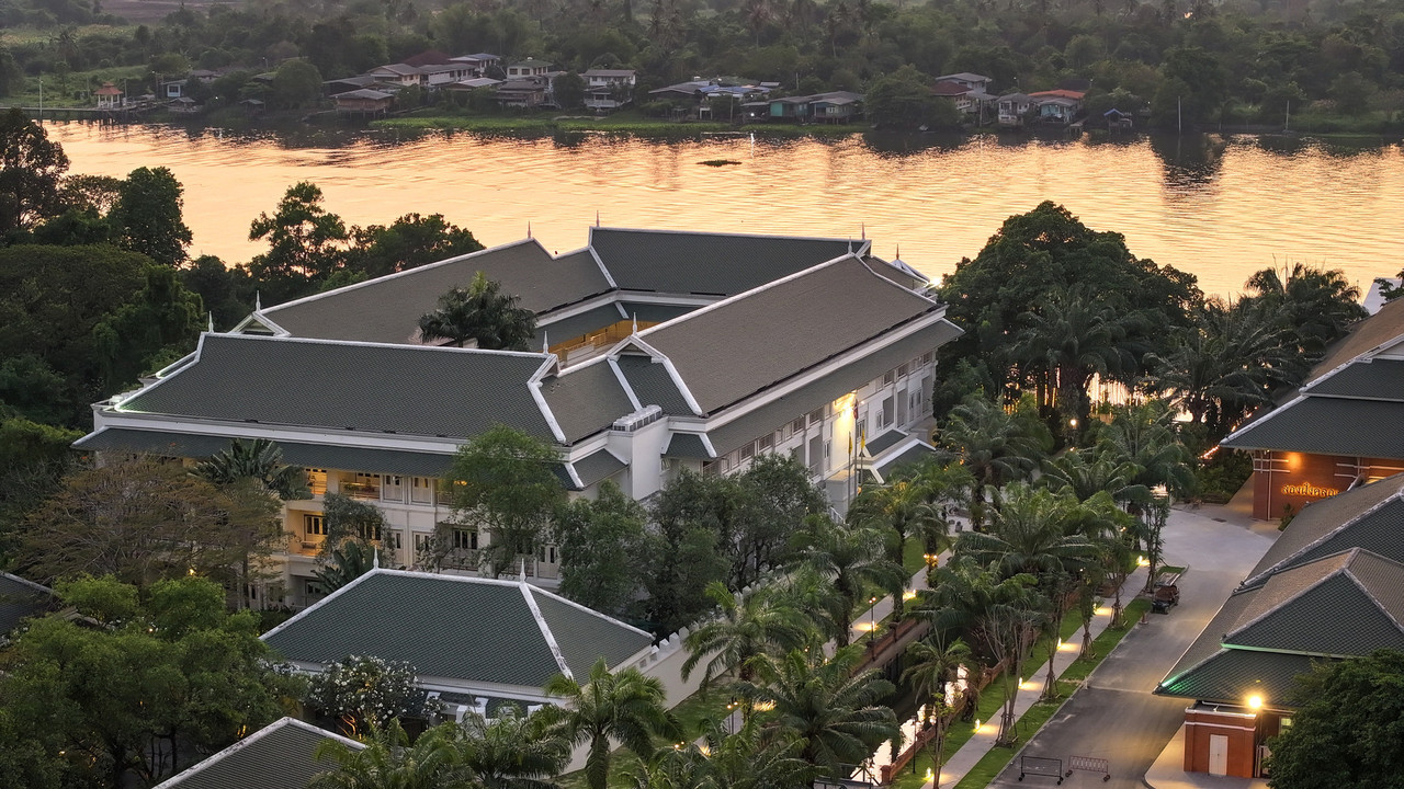 Buddy Oriental Riverside Pakkred
