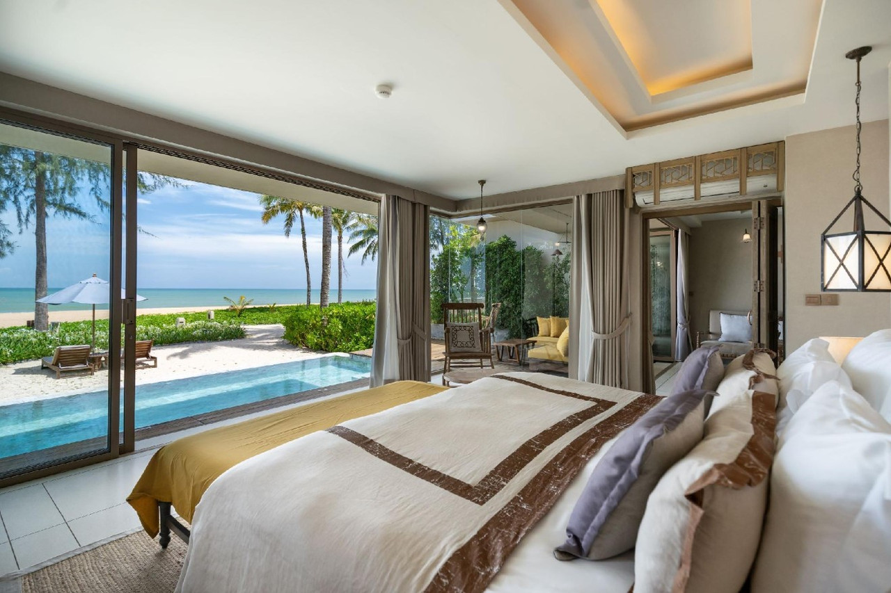 ห้อง Seaside Pool Suite พร้อมสระส่วนตัวและวิวหาด