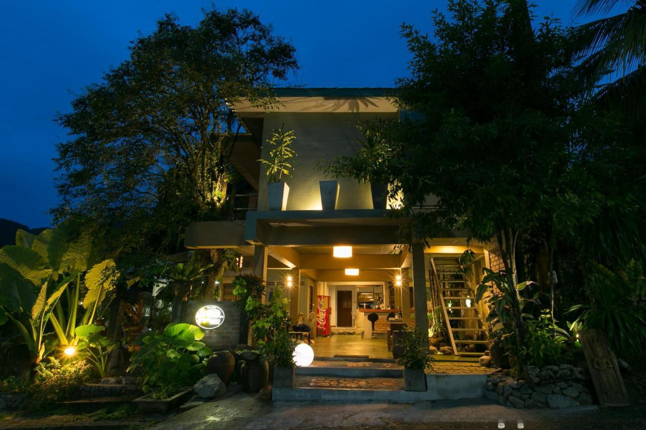 Home Phang Nga Guesthouse
