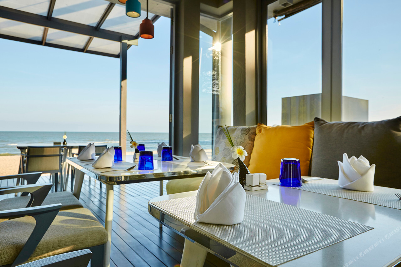 ISEA Beach Bar & Restaurant ห้องอาหารริมหาดวิวทะเล