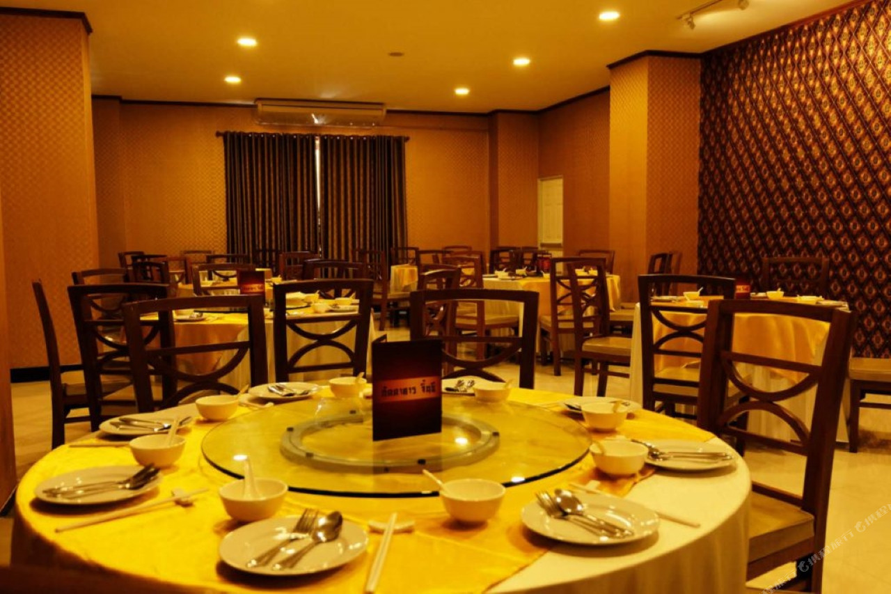ร้านอาหารจีนจิ๋นซีโต๊ะกลมภายในโรงแรม