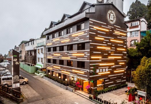 ทัศนียภาพรอบ Alishan Shermuh Hotel ในอุทยานอาลีซาน