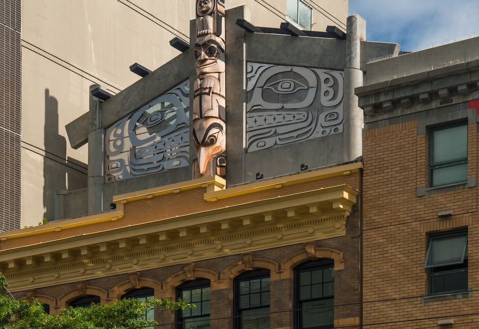 Skwachays Lodge