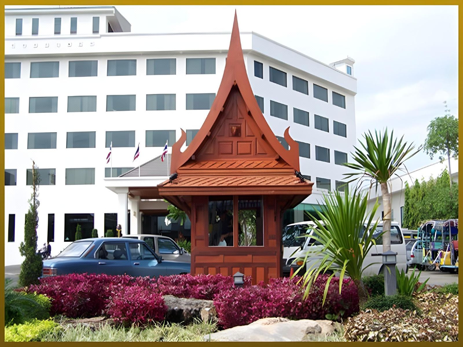 Sri U-Thong Grand Hotel