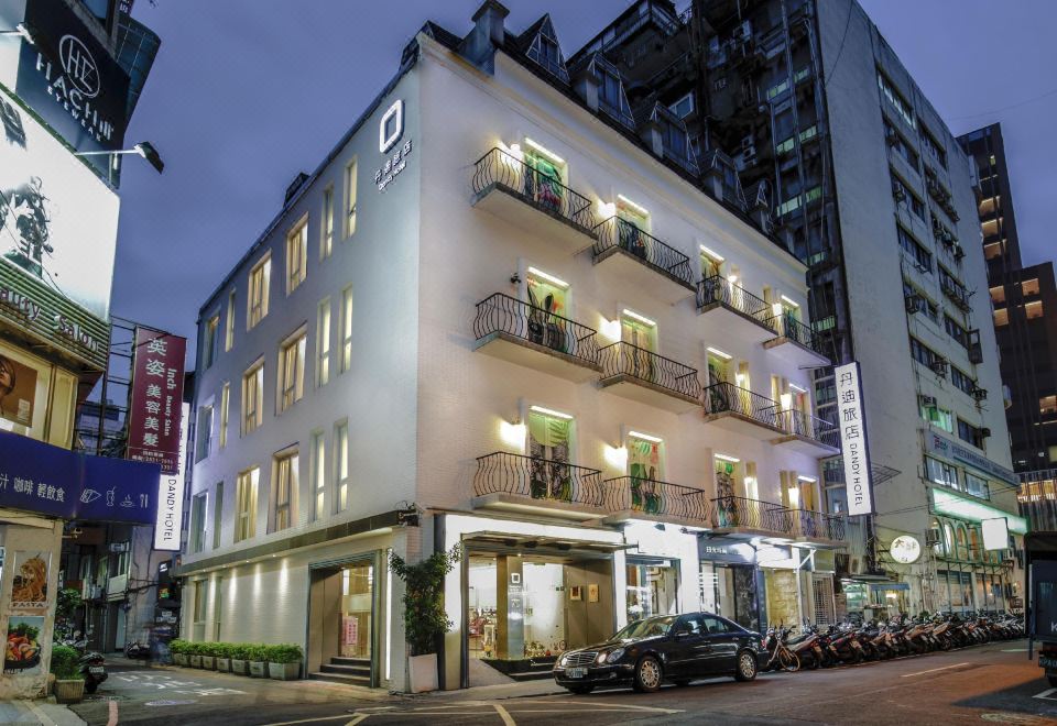 Guest room at Dandy Hotel Tianjin Branch