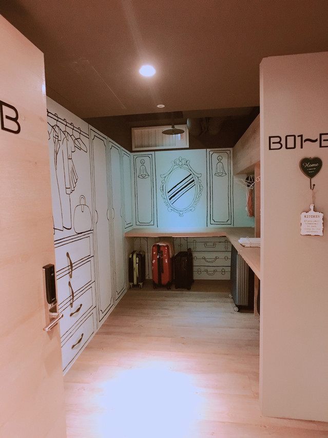 Capsule in a shared room